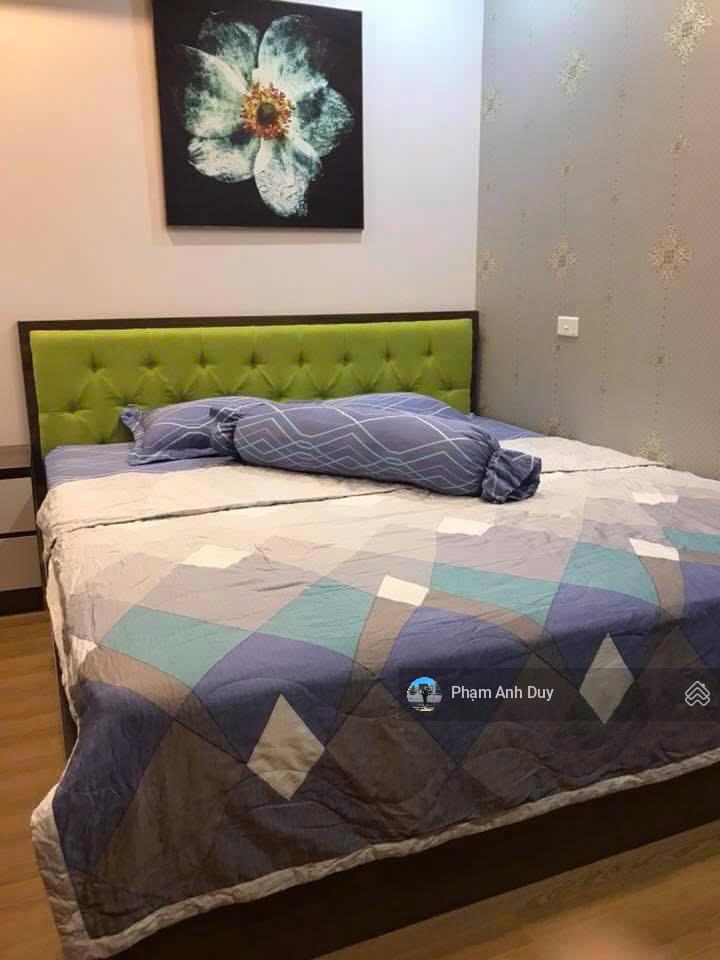 Chính chủ cần bán căn hộ 2PN, 2WC, tầng đẹp, nội thất đầy đủ dự án Home City Trung Kính