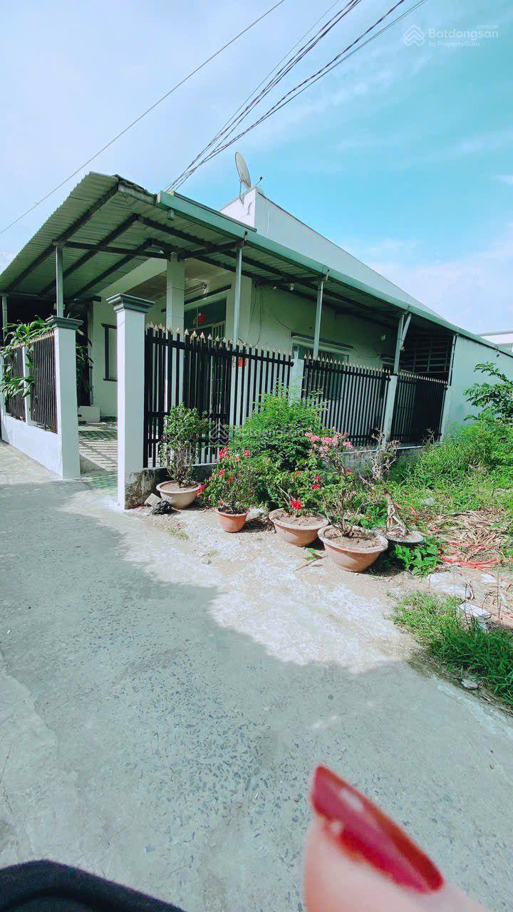 Bán nhà riêng tại Bình Chánh, 3,5 tỷ, 147m2, view đẹp, nhiều tiện ích