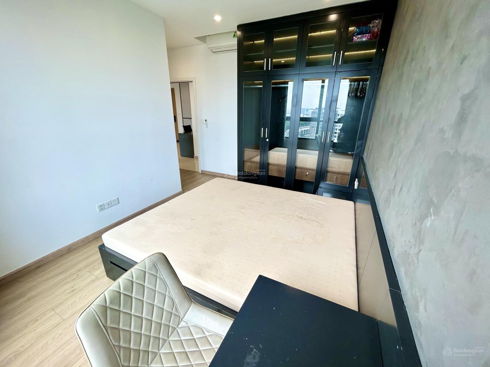 Giảm giá sâu: Căn 2PN + 2WC + 1 kho Khu Emerald, có nội thất, view công viên nội khu, giá: 4.550 tỷ