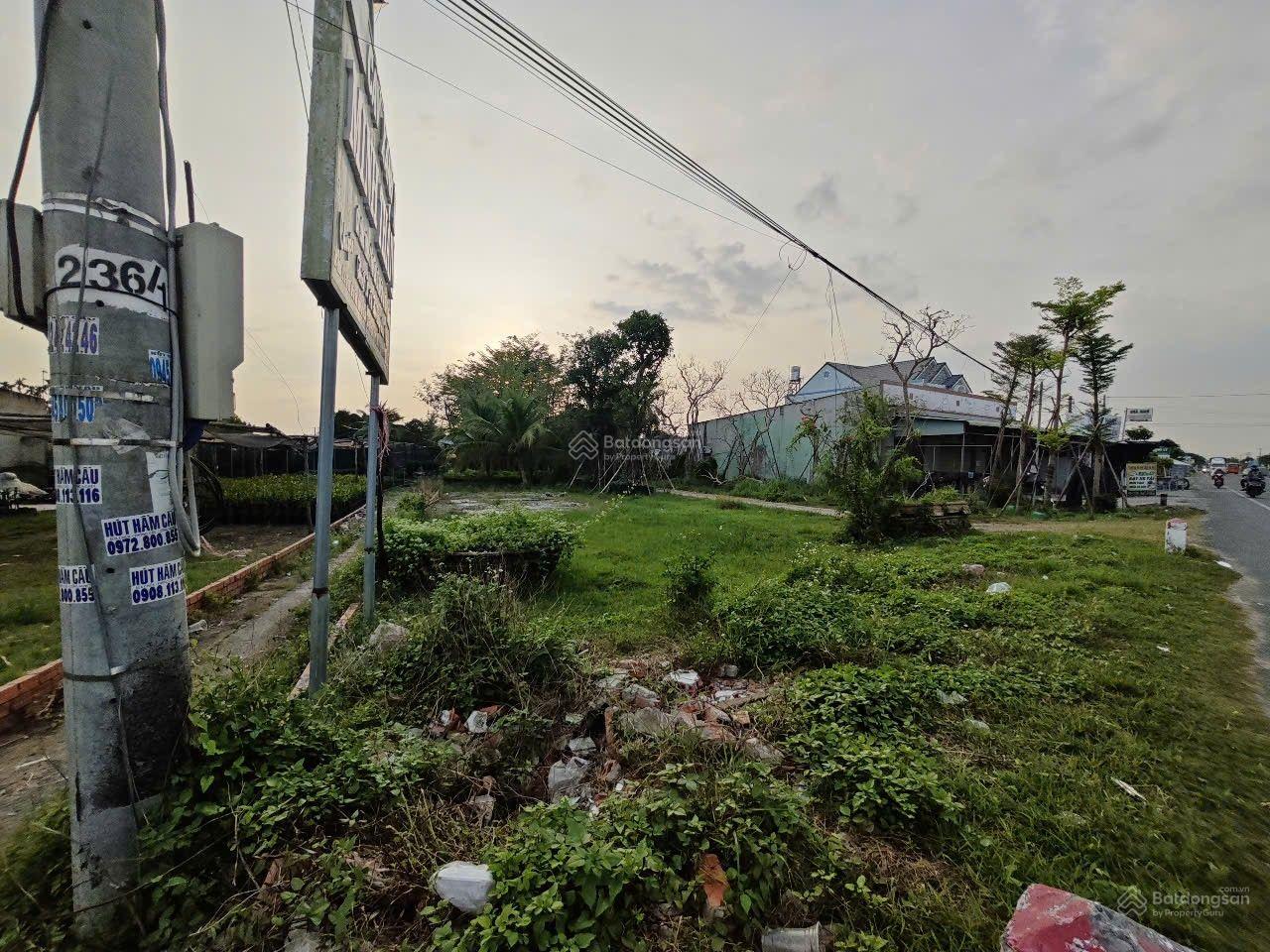 Bán gấp đất 2169m2 Quốc Lộ 57, Chợ Lách, Bến Tre 14 tỷ (đoạn gần chợ Lộ Đất)