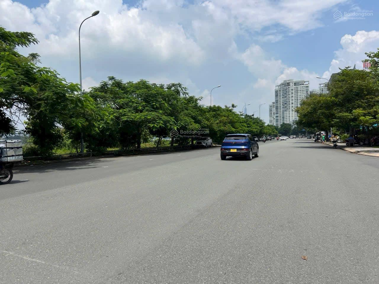 Nhà mặt phố Tân Triều. Diện tích 260m2, mặt tiền 15m, đủ hệ thống PCCC. Làm văn phòng hoặc ở Nhà mặt phố Tân Triều. Diện tích 260m2, mặt tiền 15m, đủ hệ thống PCCC. Làm văn phòng hoặc ở