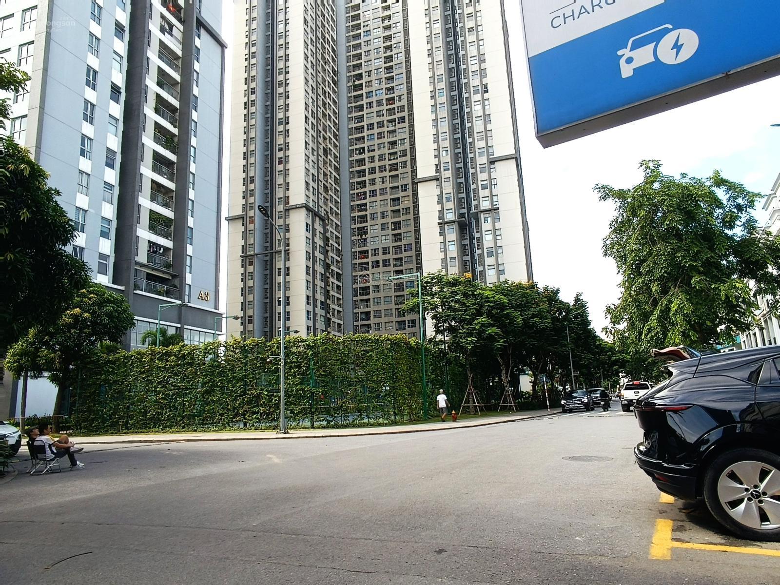 Bán đất tại Hàm Nghi, cạnh Vinhomes Gardenia 310 triệu/m2, 108.5m2, siêu hot! LH 0904 562 ***