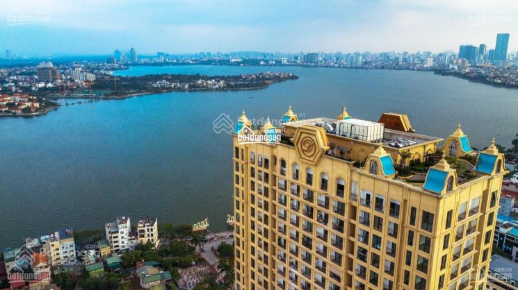 Penthouse đẹp mặt Hồ Tây, ngắm pháo hoa đẹp nhất Hà Nội. 236m2, hiện trạng thô, sổ đỏ lâu dài