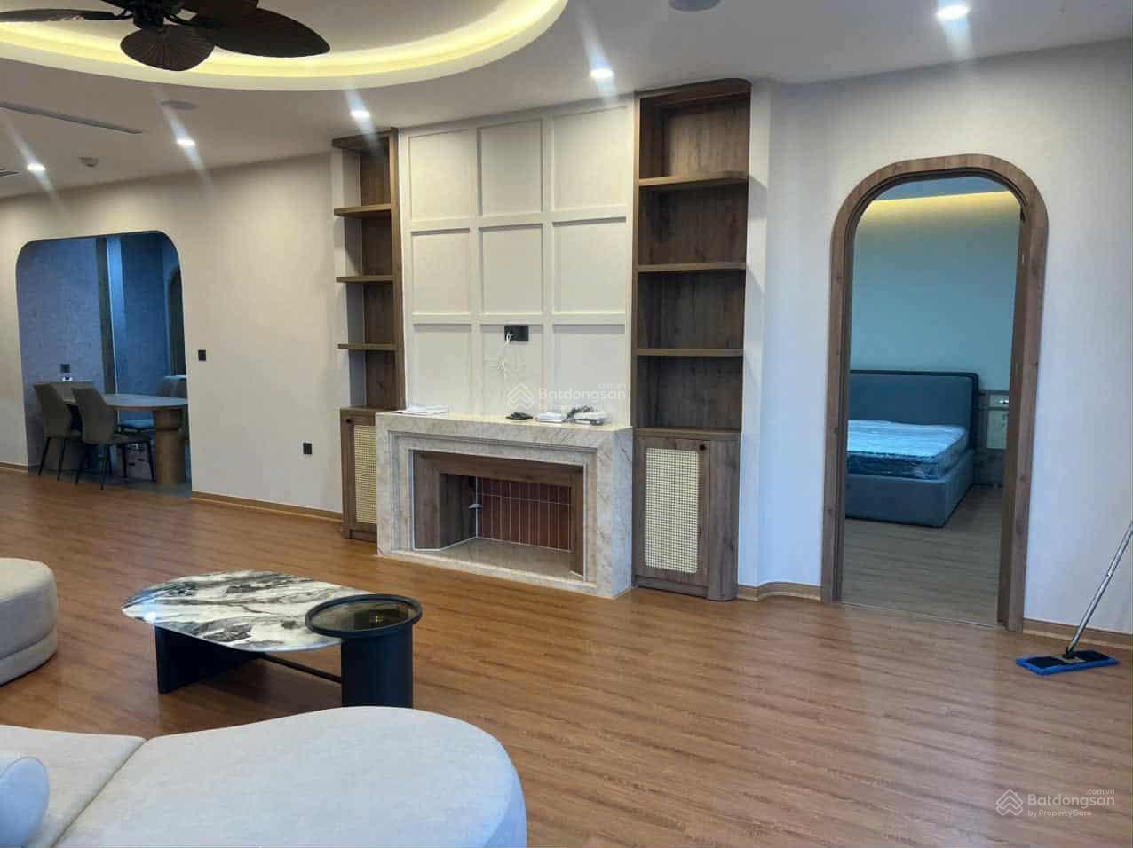 Cho thuê căn chung cư 150m2 full nội thất ở ngay trong tháng tại chung cư Essensia Cho thuê căn chung cư 150m2 full nội thất ở ngay trong tháng tại chung cư Essensia