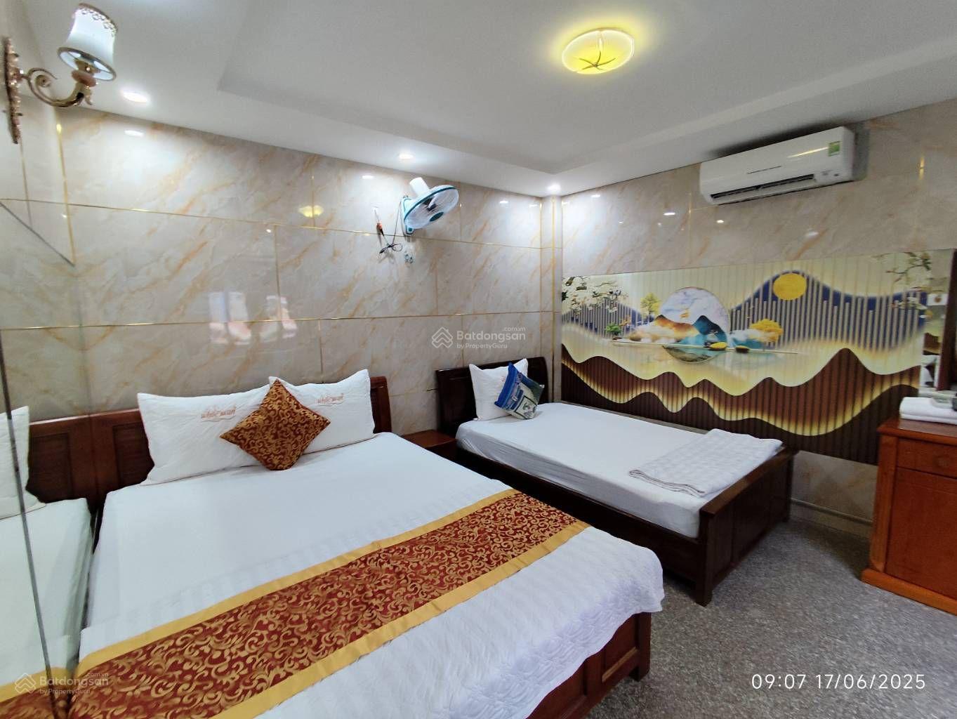 KHÁCH SẠN MẶT TIỀN THỤT 1 CĂN GÓC ĐẸP NHÀ MỚI ĐẸP VỊ TRÍ ĐẸP KD KHÁCH SẠN SẴN NGUỒN THU