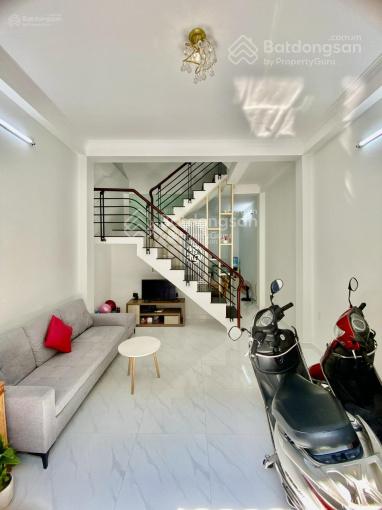 Bán nhà, đường Huỳnh tấn phát q 7