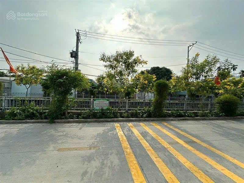 Bán đất thổ cư MT đường TL37 phường THẠNH LỘC Q12, 140m( 6x24).Đường 20m .