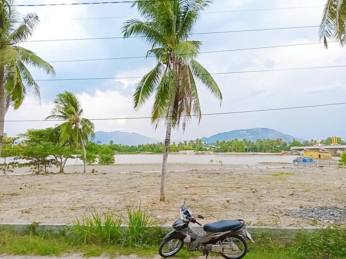 Bán đất view sông Cái, Phường Ngọc Hiệp, Nha Trang, 272m2, 8x34, hướng Nam