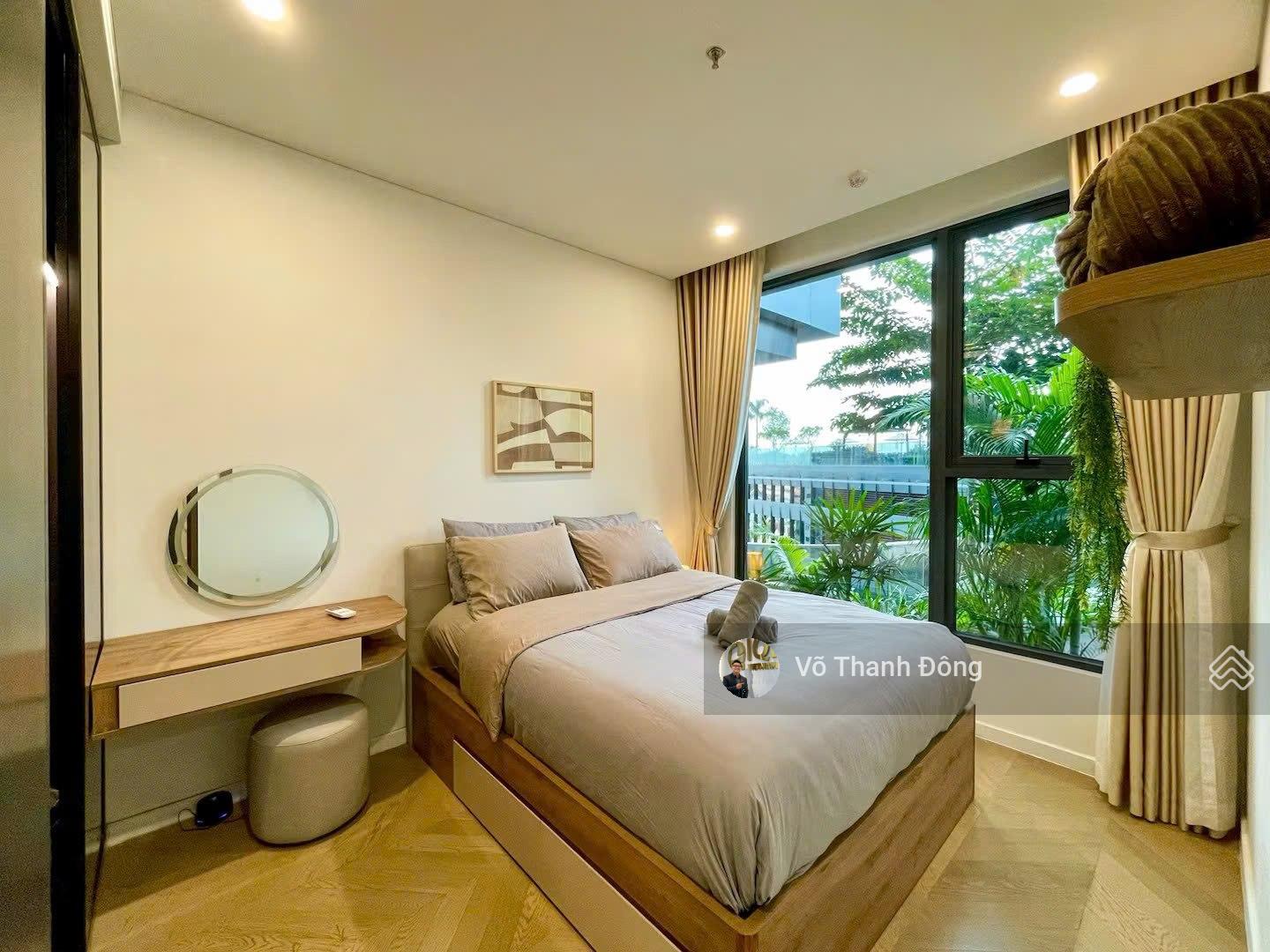 Bán 2 phòng ngủ 73m2 Lumiere Riverside, view nội khu xanh mát, giá tốt 10,1 tỷ all in, có sổ