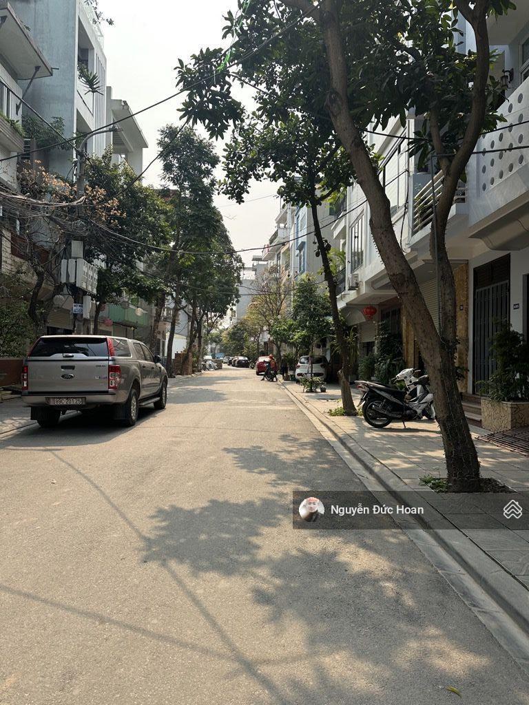 Lô góc, vỉa hè, ô tô tránh dừng đỗ, mặt tiền quyền lực 12m, dân trí cao, đầu tư, kinh doanh đỉnh