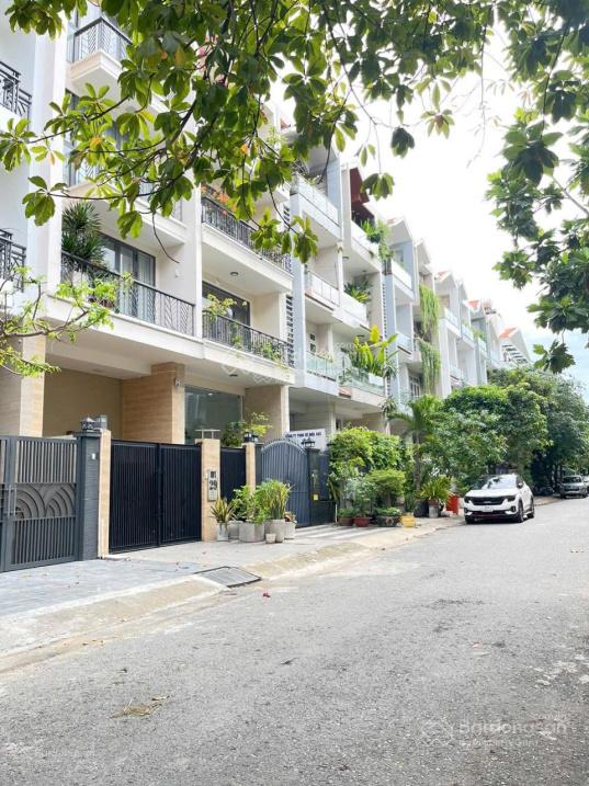 Bán nhà KDC HimLam Tân Hưng Q7. DT 5x20m. Giá 27 tỷ