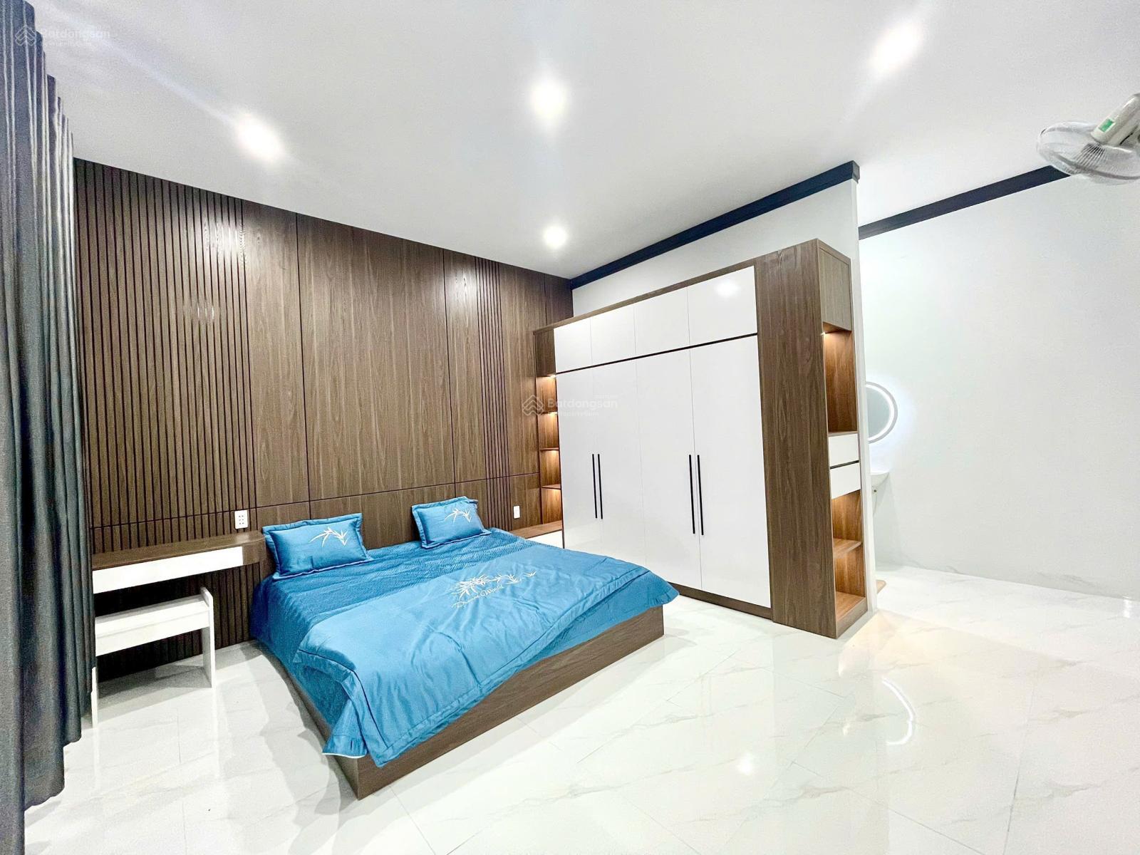 Nhà vườn village mái Nhật hồ bơi mặt tiền đường nhựa sau chợ Ea Kao giá 3,99 tỷ