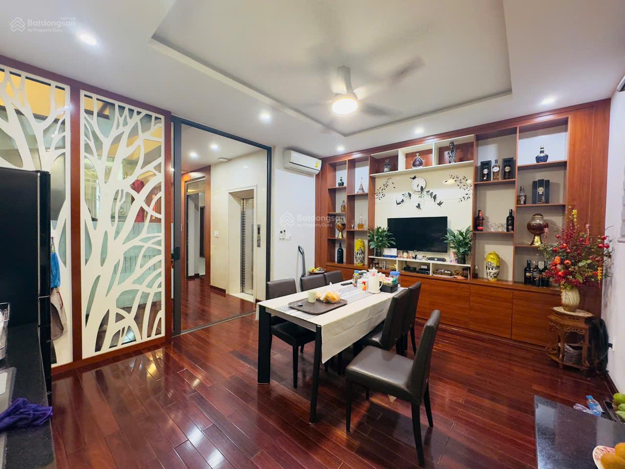 Tuyệt phẩm nhà tầng thang máy tiểu cảnh full nội thất phân lô khu Lê Hồng Phong