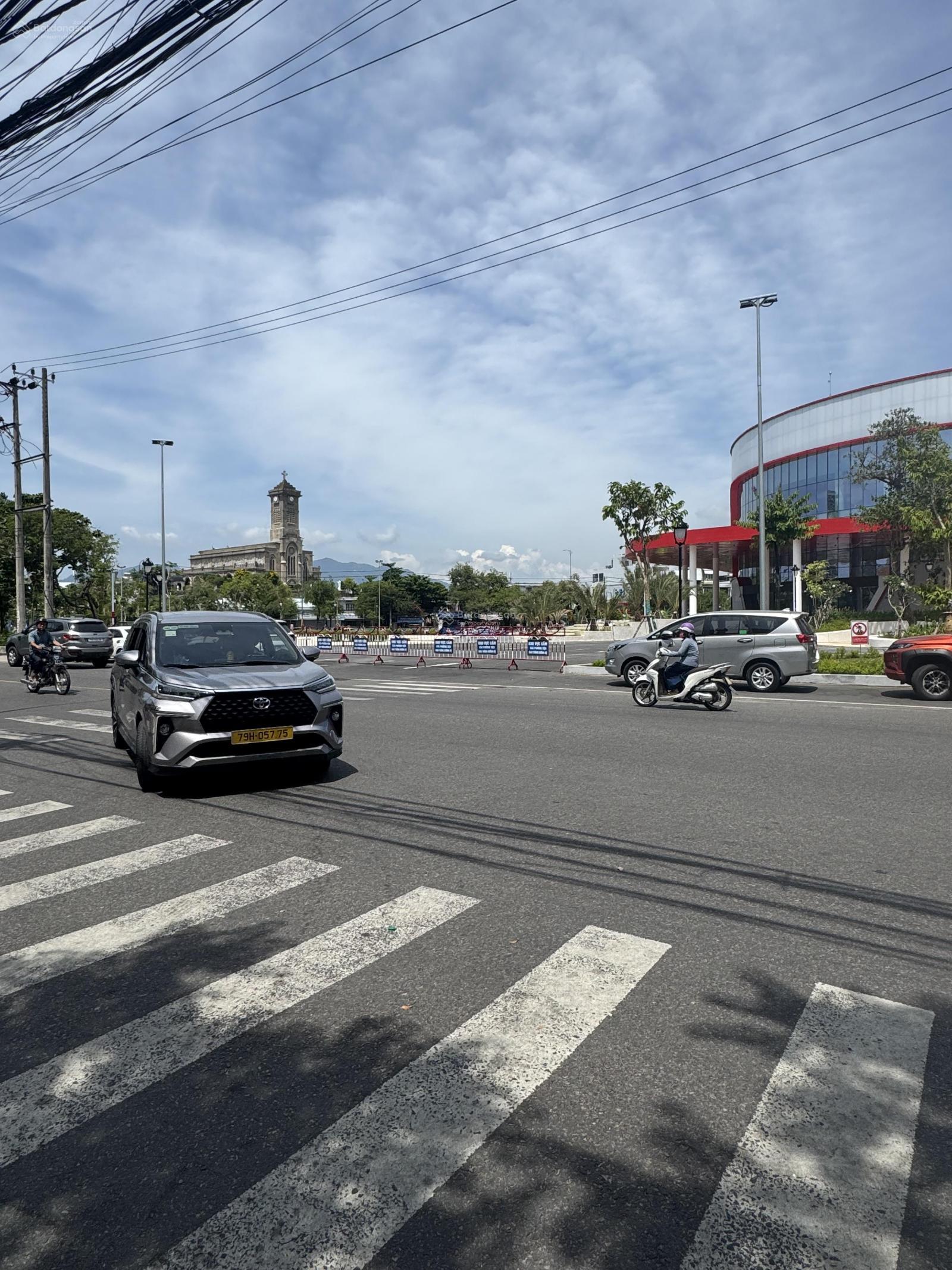 Bán mặt tiền đường Ngô Sỹ Liên, trung tâm Nha Trang, cách biển 750m