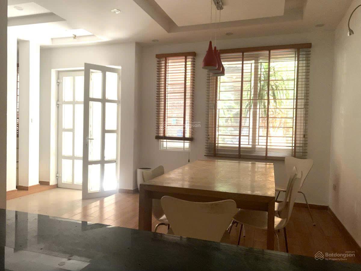 Bán nhà ngõ 34 Hoàng Cầu, ô tô vào nhà. 79m2 x4 tầng Mt 9,6m giá 25,2 tỷ. Tặng GPXD 8 tầng 1 hầm