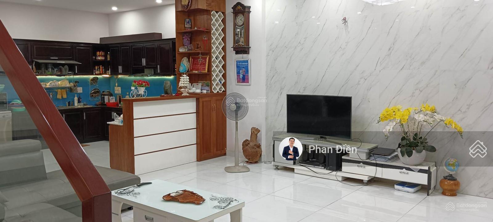 Chính chủ cho thuê Melosa Khang Điền 6x18m. Nội thất văn phòng. Thích hợp làm công ty. 0982 667 *** Chính chủ cho thuê Melosa Khang Điền 6x18m. Nội thất văn phòng. Thích hợp làm công ty. 0982 667 ***