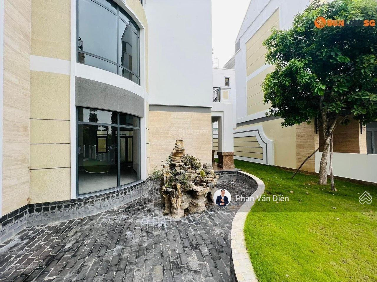 Chính chủ bán duy nhất 01 căn đơn lập Verosa Park 527,5m2 nhà thô, giá bán 57 tỷ, sổ hồng riêng