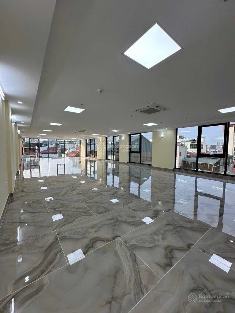 Cho thuê nhà mặt phố Vũ Phạm Hàm, 110m² x 7 tầng, mặt tiền 7m, thang máy, giá 110 triệu/tháng