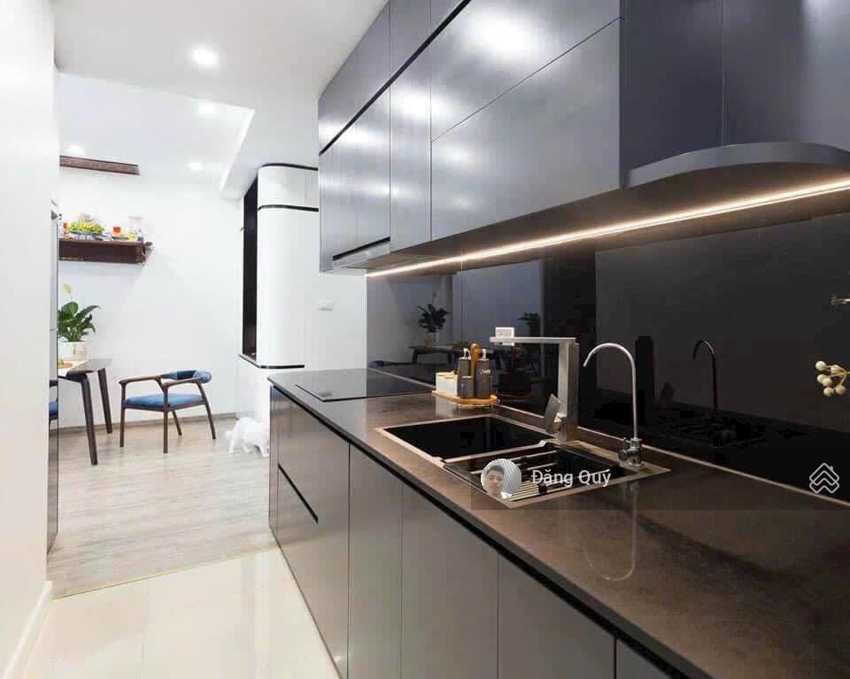 Tôi bán căn Hanoi Center Point, 64m2 thiết kế 2 ngủ, tầng trung, BC: Đông Nam thoáng mát giá 5tỷ9