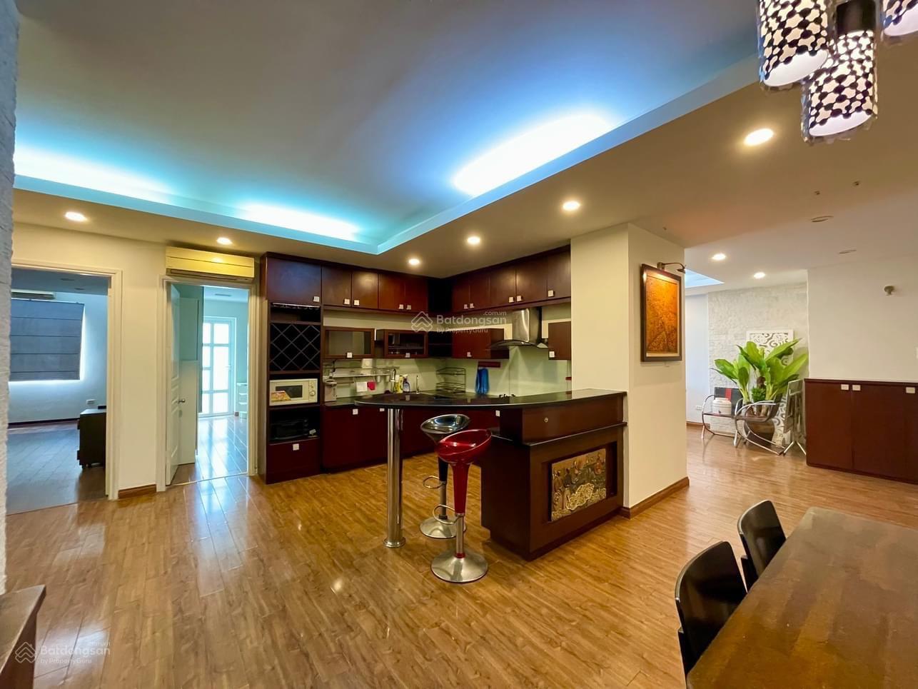 Chính chủ bán gấp CHCC E4 Yên Hòa Parkview DT 89m2 nội thất xịn giá hợp lý sẵn nội thất vào ở ngay