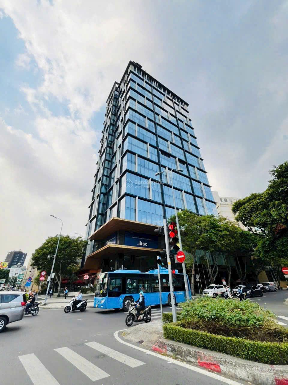 Ngộp bank bán gấp! Tòa building mặt tiền ngay Điện Biên Phủ - 15x36m - hầm 10 tầng - Giá 209 tỷ TL