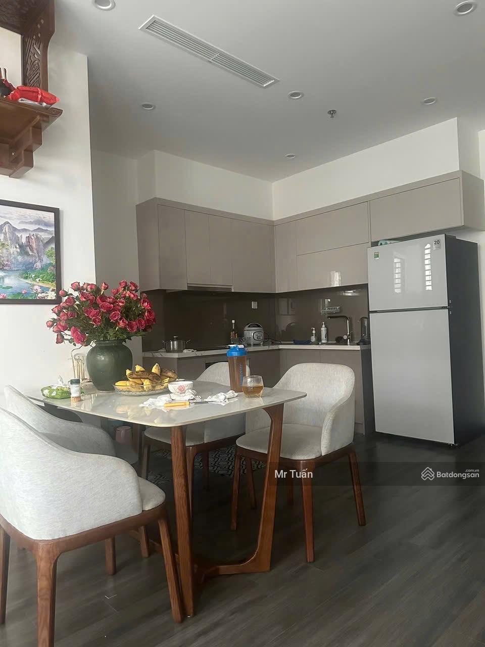 Bán CHCC The Tonkin 2 - Vinhomes Smart ,Giá 4,12 tỷ, 49m2, 1PN, 1WC, view đẹp. Tuấn 0392 969 ***