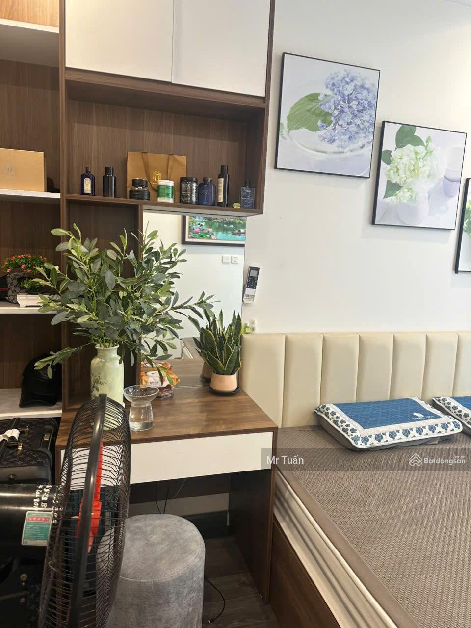 Bán CHCC The Tonkin 2 - Vinhomes Smart ,Giá 4,12 tỷ, 49m2, 1PN, 1WC, view đẹp. Tuấn 0392 969 ***