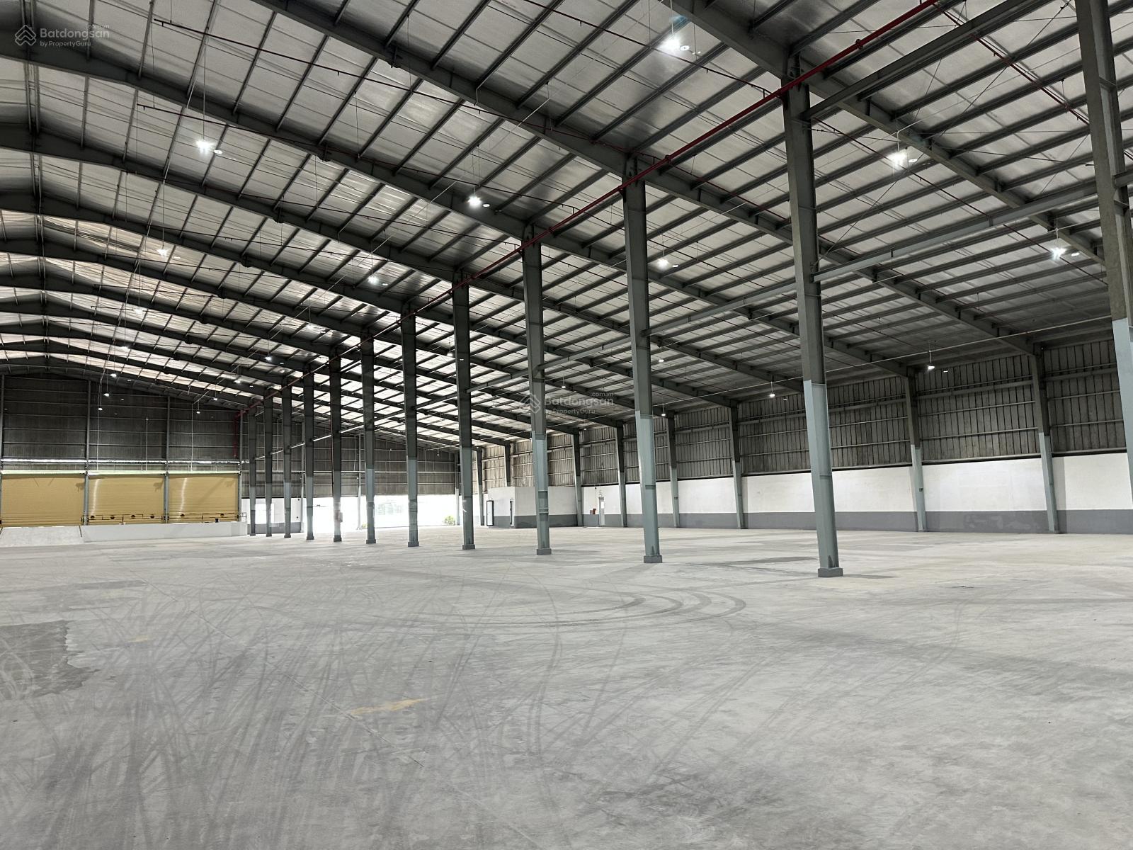 Cho thuê 15000m2 kho đẹp KCN Sóng Thần 2