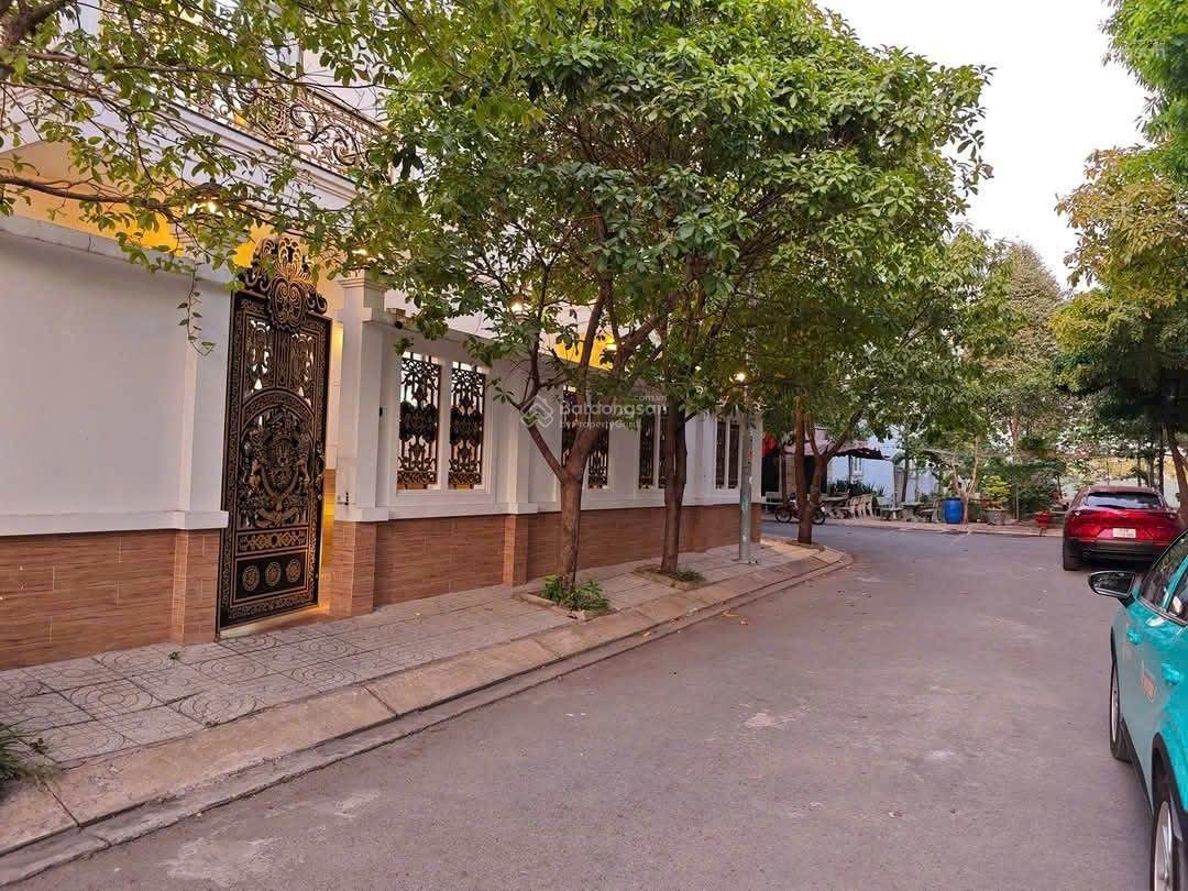 Biệt thự Góc 2 Mặt tiền 8x20m KDC Hiệp thành City đường 10m thông, Nguyễn Thị Búp Q12