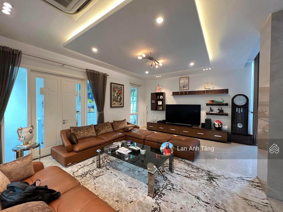 Giảm chào 3 tỷ, bán gấp biệt thự 4 tầng bán đảo Linh Đàm 254m2 - 4 thoáng, full gỗ Lim, khu VIP Giảm chào 3 tỷ, bán gấp biệt thự 4 tầng bán đảo Linh Đàm 254m2 - 4 thoáng, full gỗ Lim, khu VIP