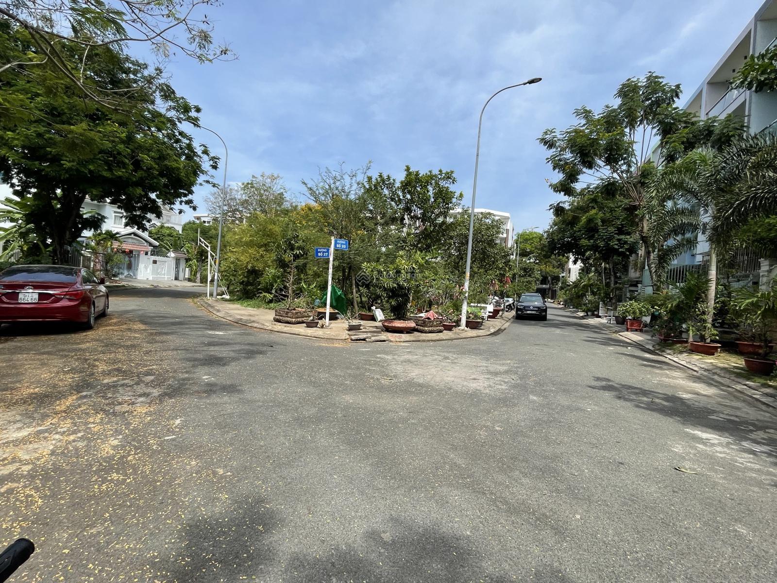 Cần bán lô đất biệt thự góc 2 mặt tiền đối diện công viên. KDC Sadeco Phước Kiển A. Vị trí cực đẹp