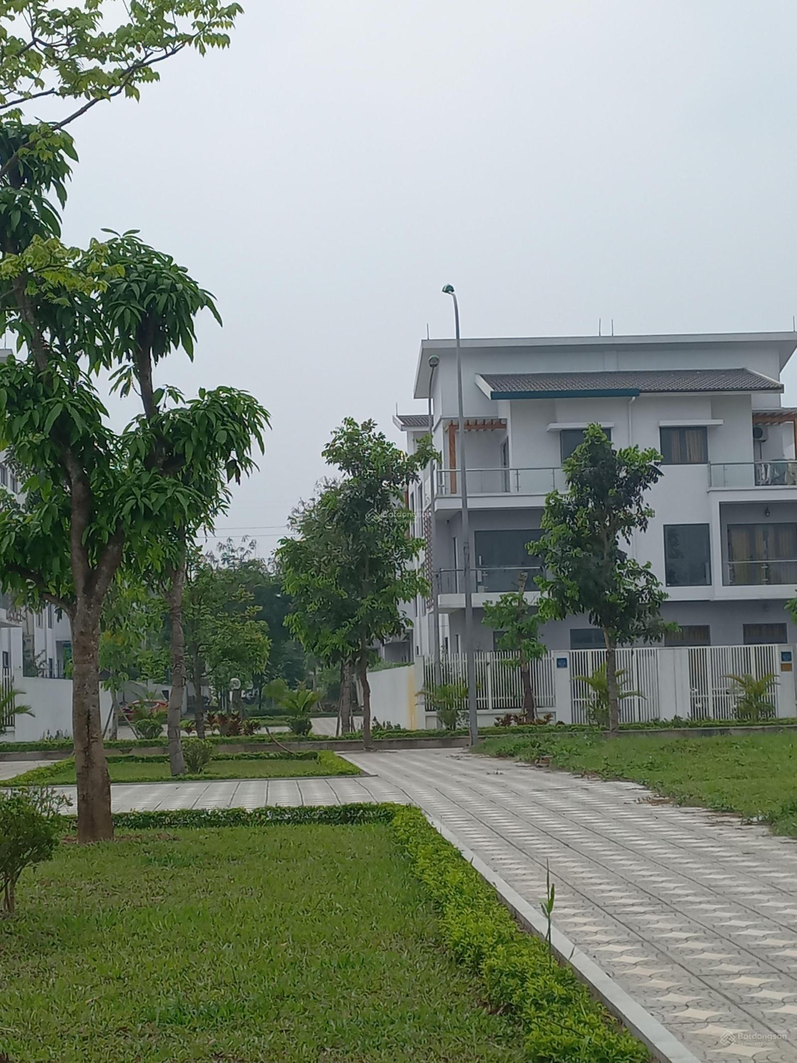 Chính chủ bán nhà biệt thự 170m2 siêu hiếm, gần công viên rộng 20ha. LH: 0971 987 ***