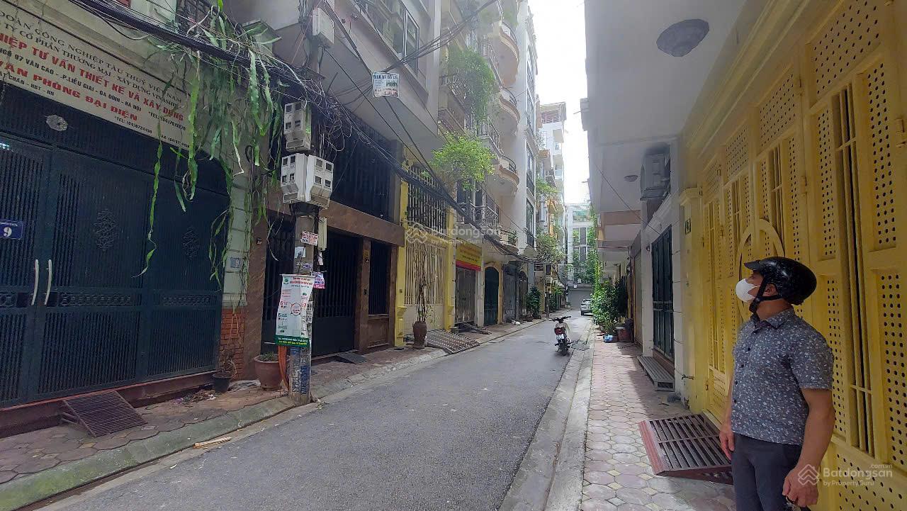 Bán nhà ngay khu Văn Cao - Hoàng Hoa Thám. DT 105m2. MT 8m. Xây 5 tầng. Ô tô tránh nhau