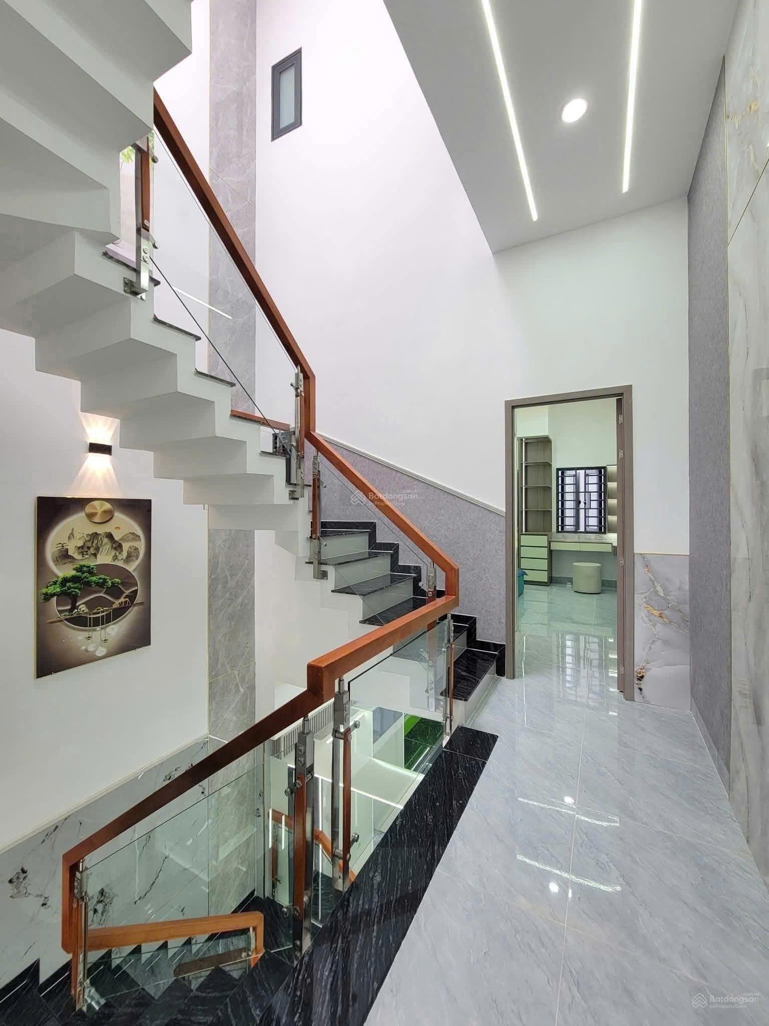 Bán nhà riêng tại Bình Chuẩn, 4,2 tỷ, 64m2, 5PN, 5WC, 4 tầng
