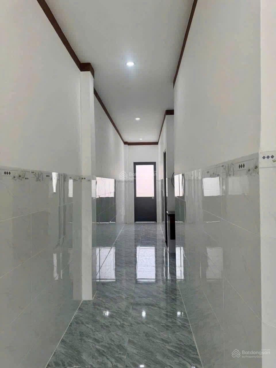 Bán nhà sổ hồng sẵn trệt lửng hiện đại vị trí đẹp tại Mỹ Phước 3, Bến Cát, Bình Dương