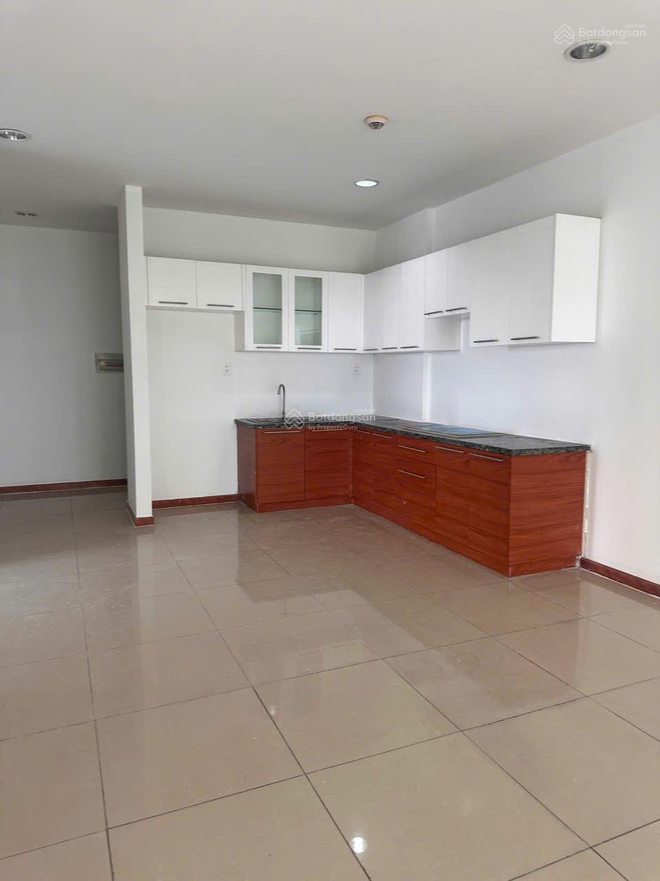 Bán căn góc Lô C rộng 99m2, 2 phòng 2WC, nhà mới như hình, sổ hồng vĩnh viễn. LH: 0907 383 ***