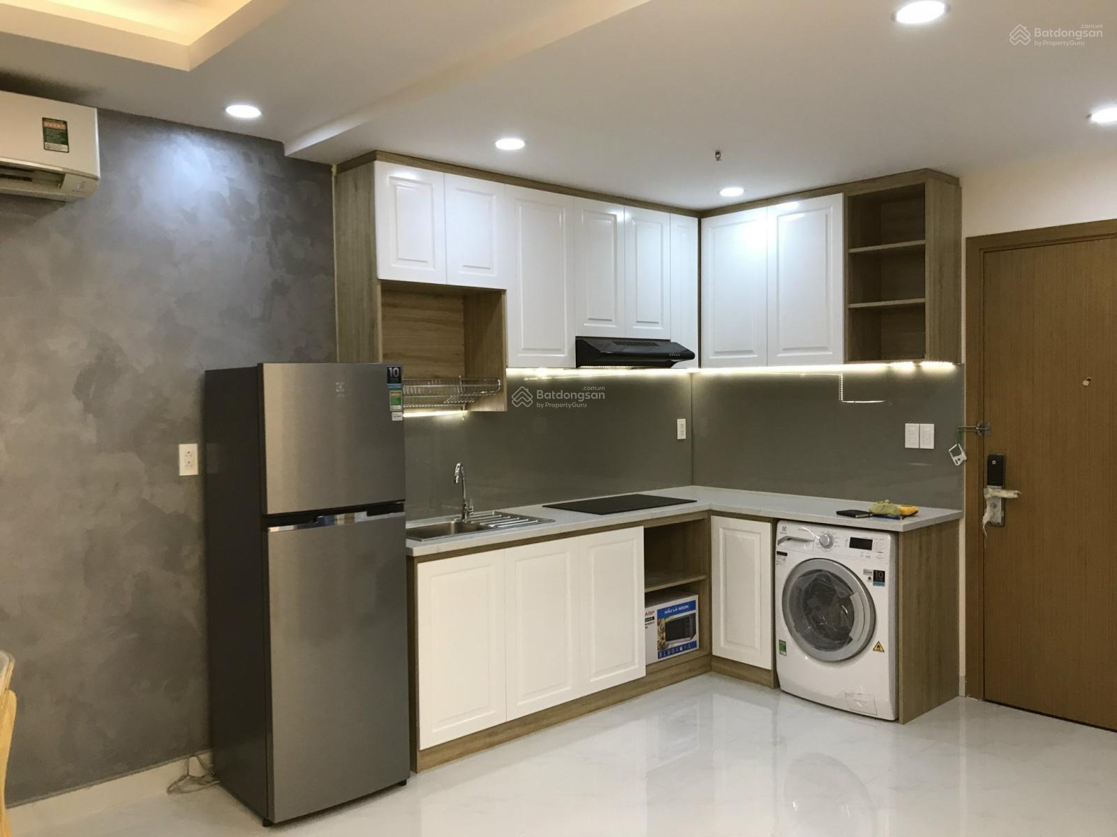 Cho thuê căn hộ văn phòng 55 mét vuông dọn vào ngay. Tại EverRich Phát Đạt Q5. Xem nhà 0912 607 ***