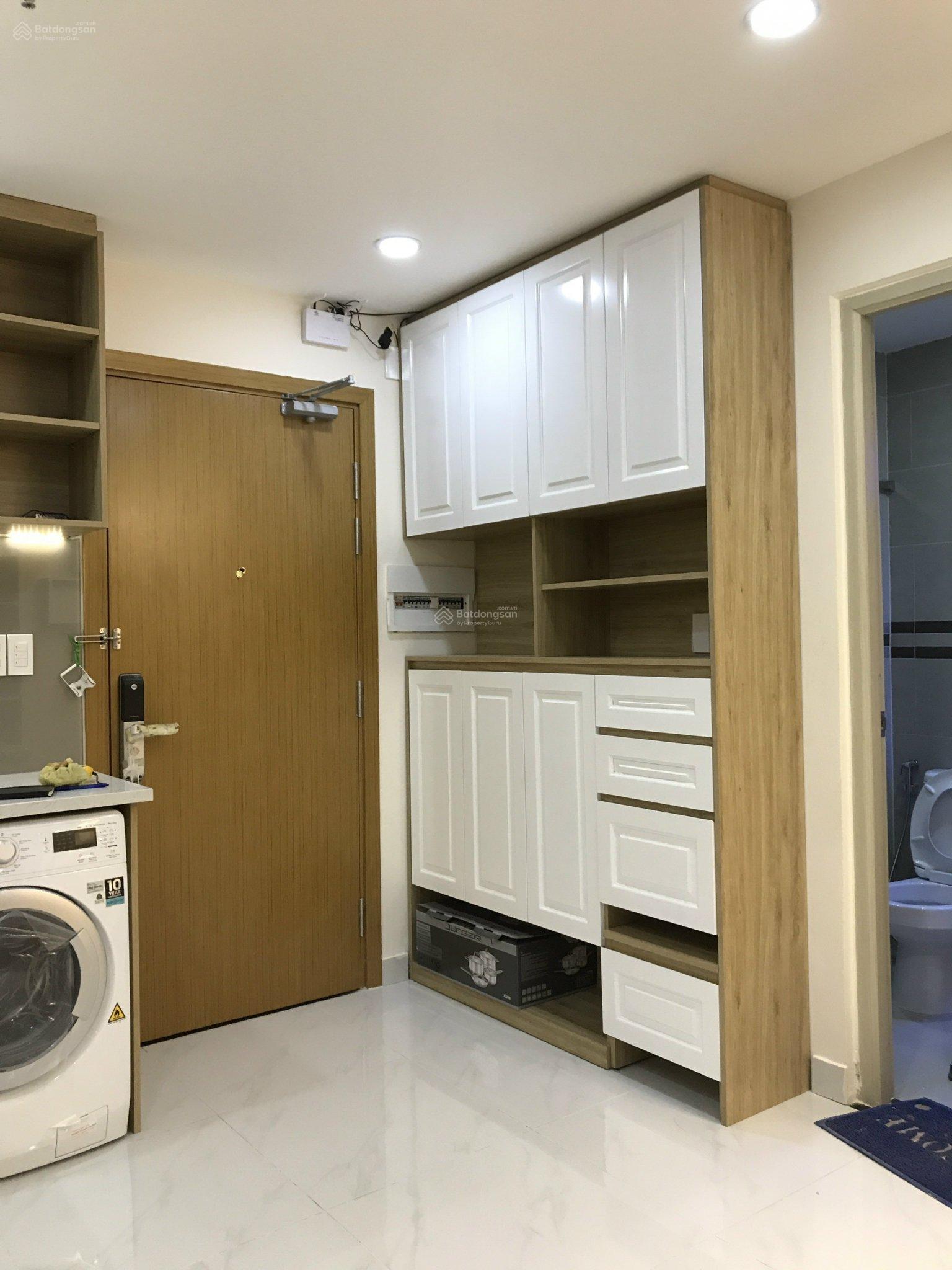 Cho thuê căn hộ văn phòng 55 mét vuông dọn vào ngay. Tại EverRich Phát Đạt Q5. Xem nhà 0912 607 ***