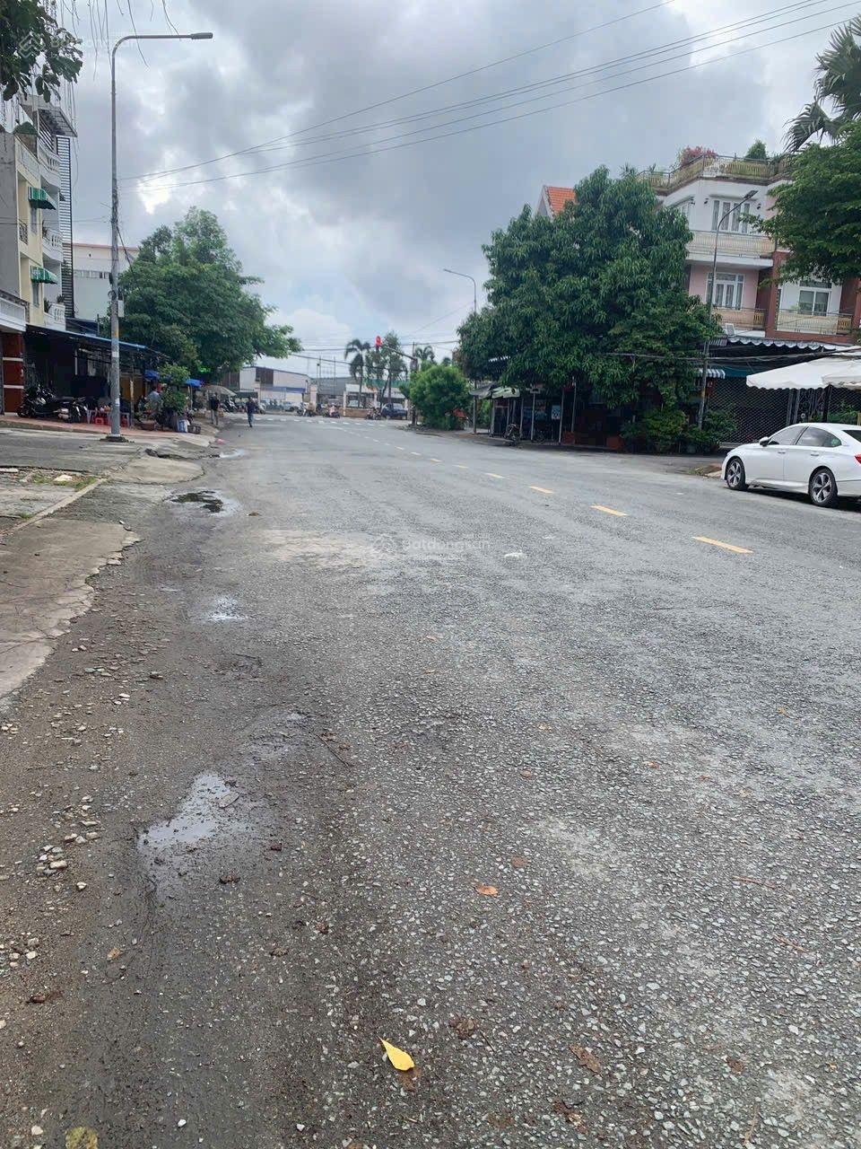 Bán biệt thự 20x20m Góc 2 mặt tiền Đường 30m KDC Phú Nhuận Lê Thị Riêng Thới An Q12