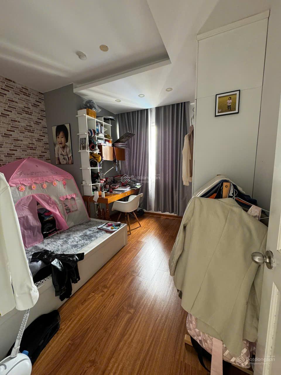 Chính chủ bán căn hộ 91 Phạm Văn Hai, 68m2, 2 phòng ngủ, 2WC, sổ hồng, giá 3.8 tỷ. Tuấn 0901 499 ***