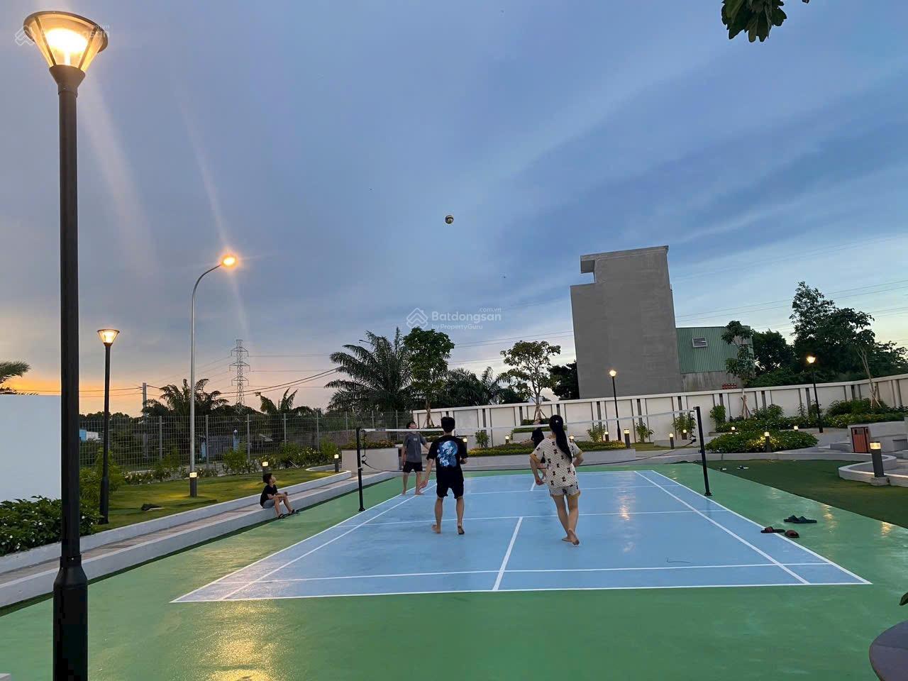 Chính chủ bán căn hộ Ricca có nội thất 1PN+, sổ sẵn, hỗ trợ vay giá 2 tỷ 750 tặng lộc cho người mua Chính chủ bán căn hộ Ricca có nội thất 1PN+, sổ sẵn, hỗ trợ vay giá 2 tỷ 750 tặng lộc cho người mua