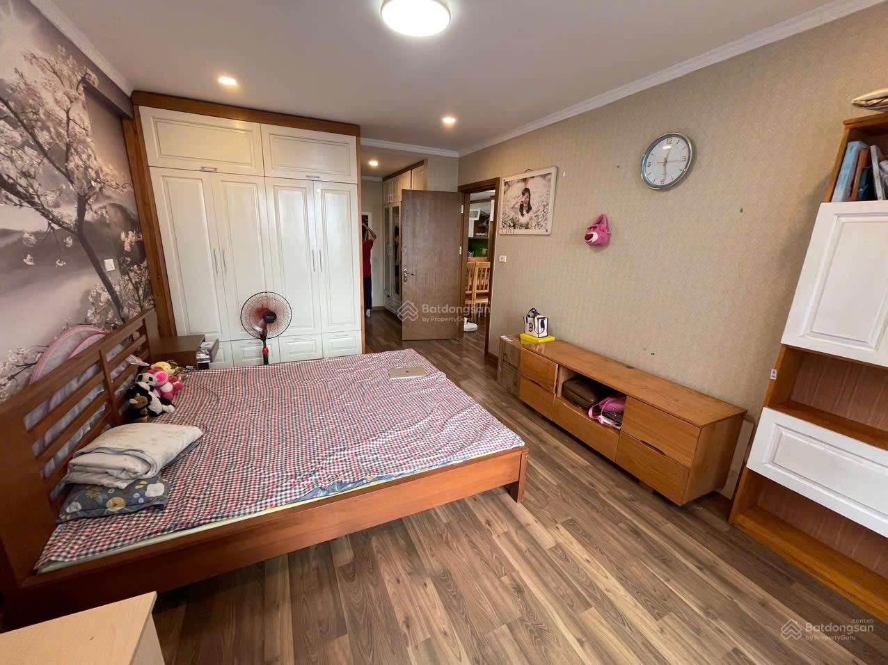 Bán căn góc 3 phòng ngủ 83m2 toà HUD3 Linh Đàm sổ đỏ chính chủ giá chỉ 6 tỷ, full nội thất