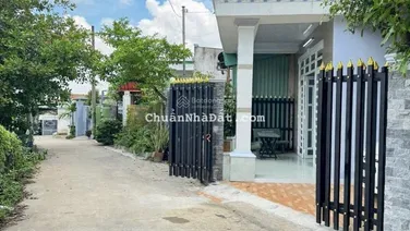 Nhà C4, Định Hòa TDM, DT 140m2, TC 50m2, giá 2.65 tỷ