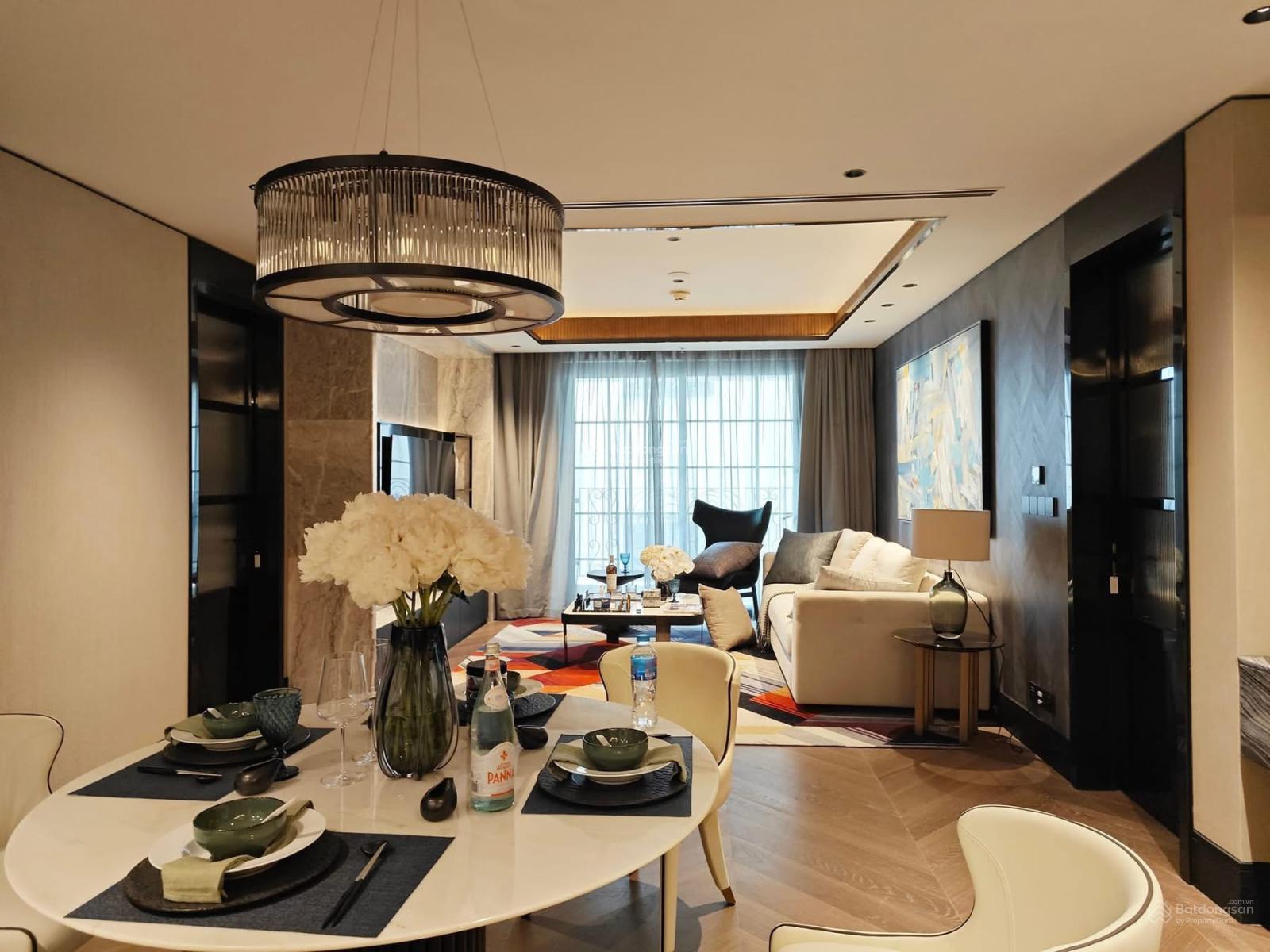 Bán căn hộ chung cư 6 sao The Grand Hàng Bài - Hoàn Kiếm DT 152m2 3N đang cho thuê 300tr giá 120 ty