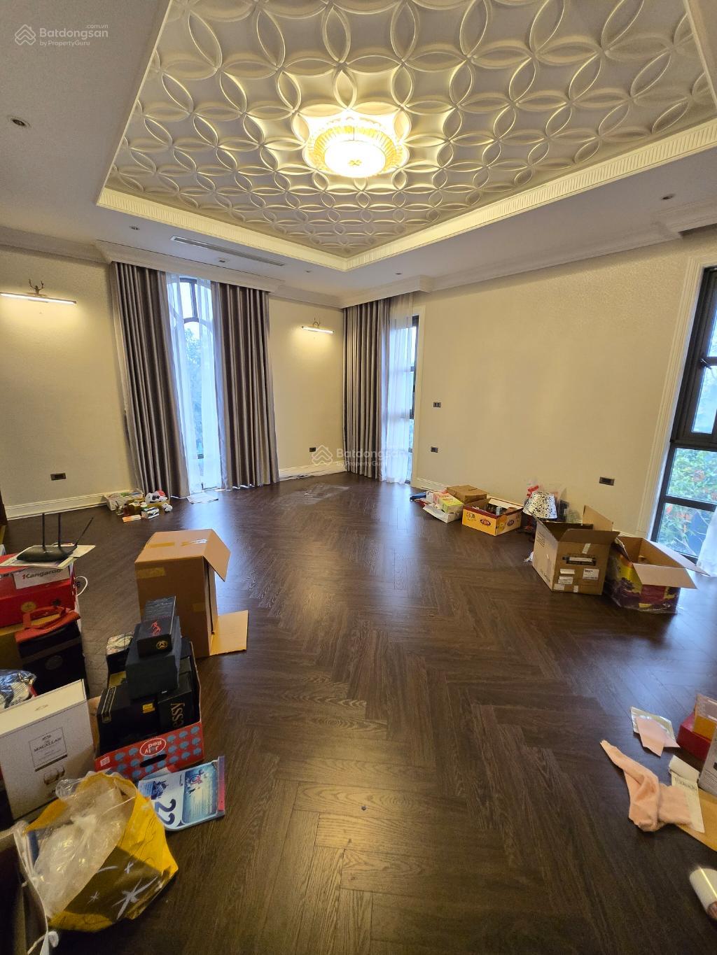 Biệt thự Thạch Bàn Lakeside - Long Biên - lô góc - vỉa hè rộng - oto tránh đỗ - thang máy