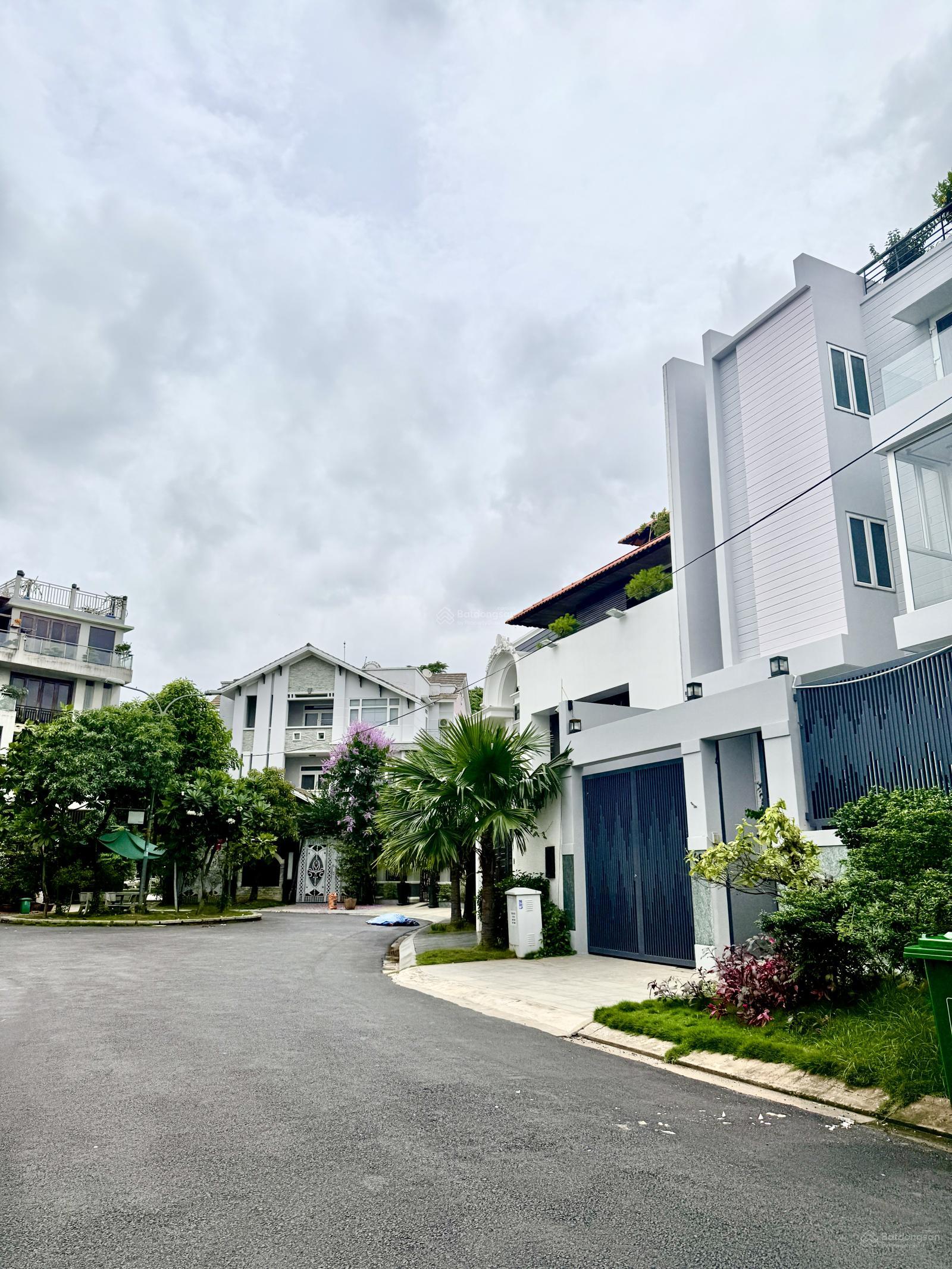 Biệt thự đẹp 160m2 khu 204 Nguyễn Văn Hưởng/ 37 tỷ TL