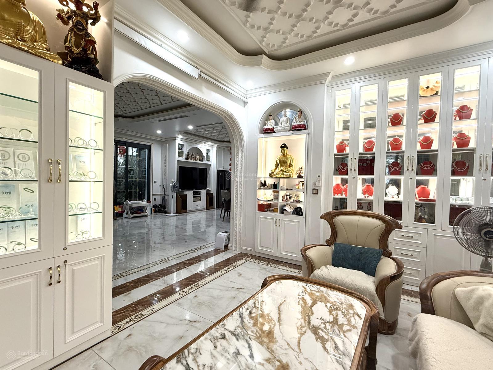 Siêu phẩm song lập 180m2 siêu VIP, thang máy, vị trí cực đẹp, gần hồ, công viên. Nội thất đẳng cấp