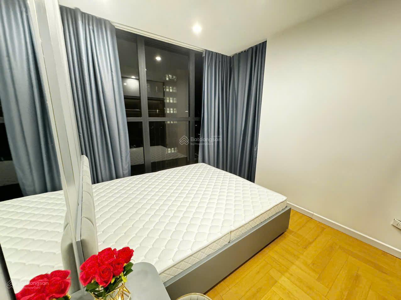 Em bán căn 79m2 gồm 2PN 2WC, BC Đông Nam view công viên hồ siêu hiếm, có sổ đỏ, có slot ôtô (hiếm)