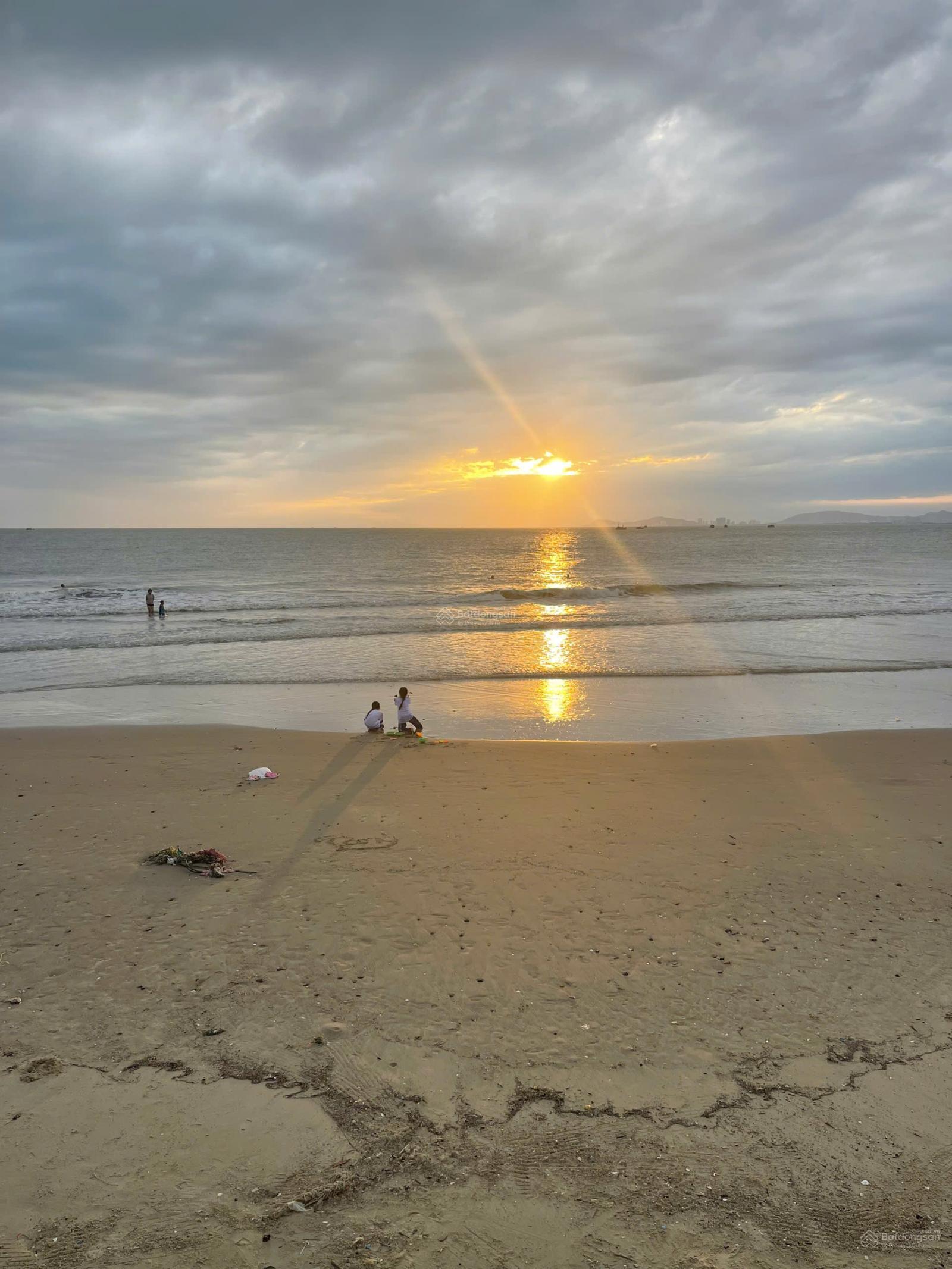 Bán đất tại Nguyễn Chí Thanh, 5,6 tỷ, 139m2, mặt tiền 6.3m, pháp lý đầy đủ Bán đất tại Nguyễn Chí Thanh, 5,6 tỷ, 139m2, mặt tiền 6.3m, pháp lý đầy đủ