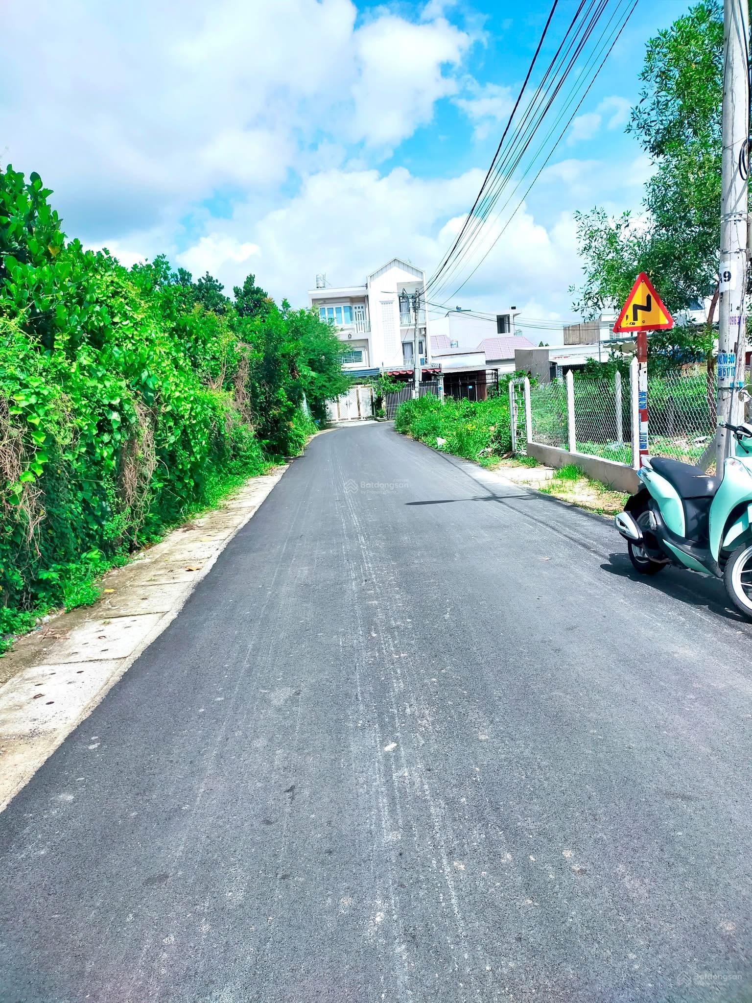 Sổ sẵn ra gấp lô đất kế bên KDL Đại Nam, DT 172,6m2 thổ cư, mặt tiền đường 4m, có hỗ trợ vay NH